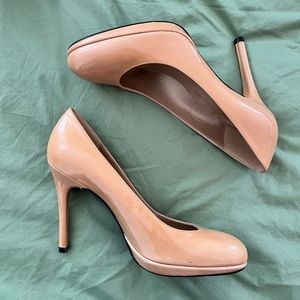 Stuart Weitzman nude pumps